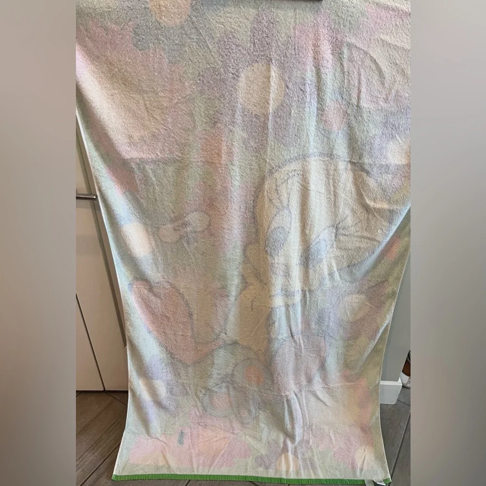 Vintage Looney Tunes Tweety Bird Flower Power Beach Towel Oversized 2000‎